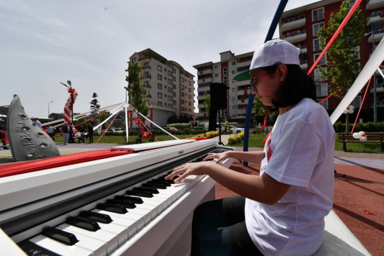 Bursa Osmangazi'den gençlere özel kutlama