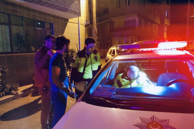 Bursa'da ''dur'' ihtarına uymayan hırsızlık şüphelileri yakayı ele verdi