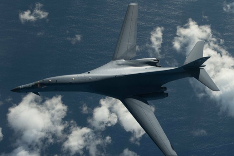 ABD'den Avrupa'da bombardıman tatbikatı