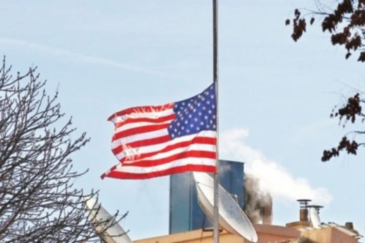 ABD'de Kovid-19 kurbanları için 3 gün bayraklar yarıya indirilecek