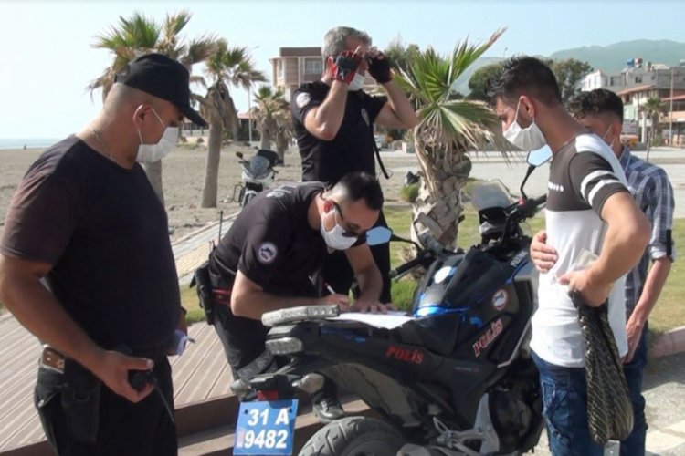Hatay'da denize giren 2 kişiye 392'şer lira ceza yazıldı
