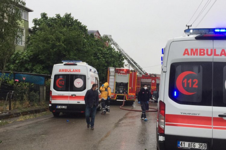 Yangında mahsur kalan 5 kişiyi itfaiye kurtardı