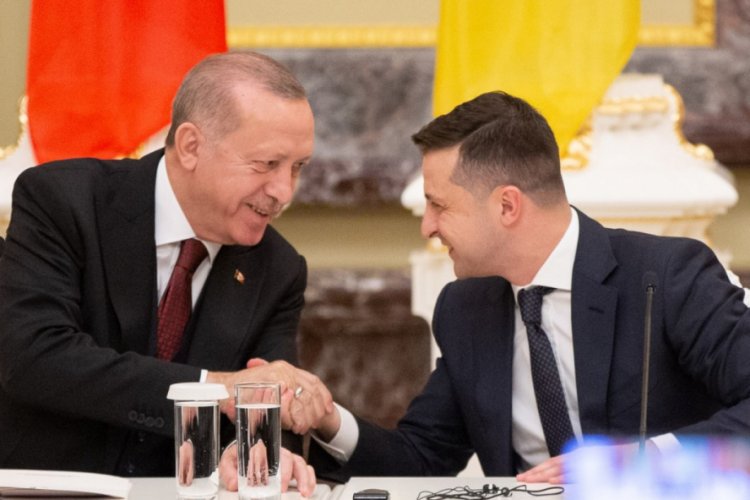 Zelenski'den Cumhurbaşkanı Erdoğan'a 'vişivanka' hediyesi