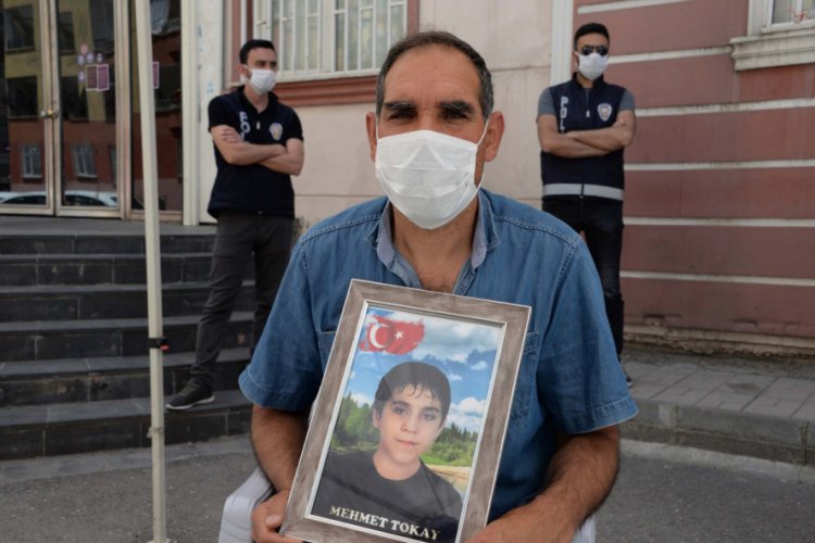 Evlat nöbetindeki baba: Oğlum gelince bayram yaparız