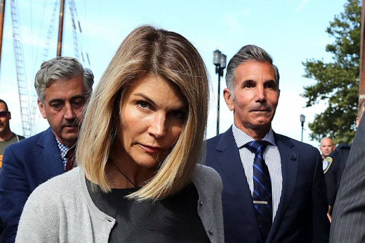 ABD'li oyuncu Lori Loughlin hapse girecek