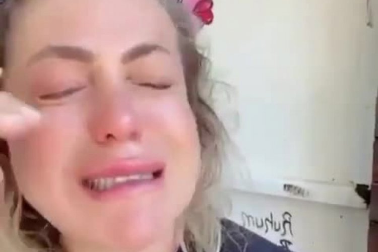 Gözyaşlarına boğuldu