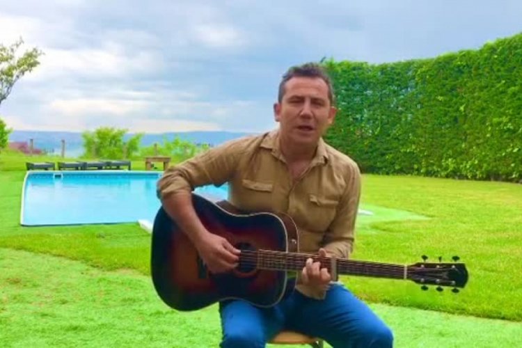 Ferhat Göçer'den bayram şarkısı
