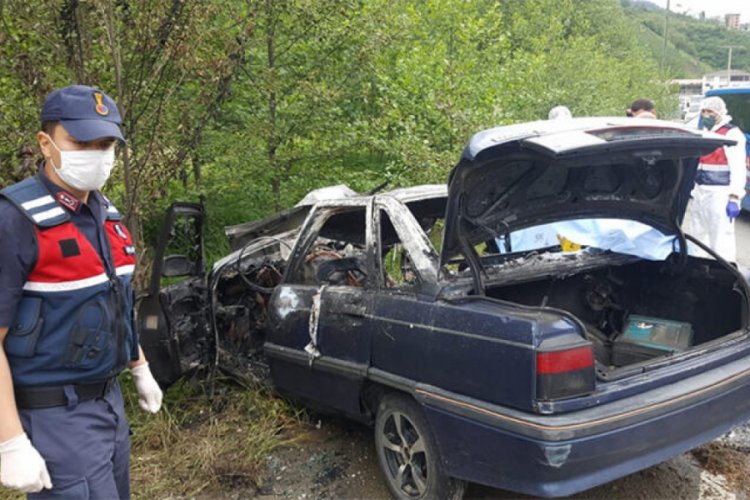 Çay işçilerinin otomobili alev aldı: 3 ölü