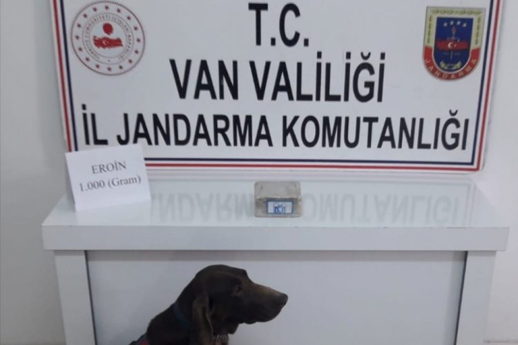Bahçede toprağa gömülü 1 kilo 'eroin' ele geçirildi