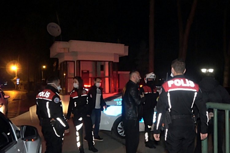 'Dur' ihtarına uymayıp kaçtı, kaza yapınca gizlendiği depoda yakalandı