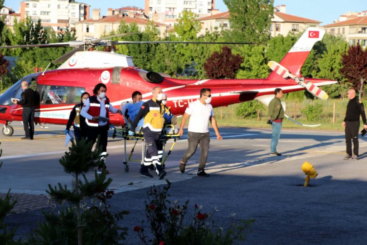 http://images.bursadabugun.com/haber/2020/05/25/1293824-hizarla-elini-kesen-genc-ambulans-helikopterle-hastaneye-kaldirildi-5ecbf4ff31d37.jpg