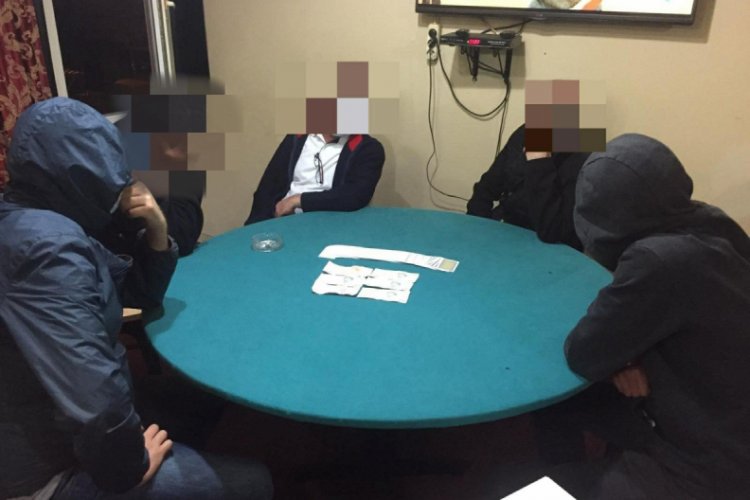 Eskişehir'de kumar oynarken yakalanan 16 kişiye 57 bin lira ceza