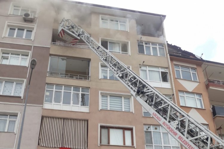 5 katlı binada yangın paniği