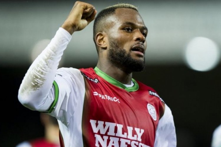 Beşiktaş'ın golcüsü Larin'e bir teklif daha!