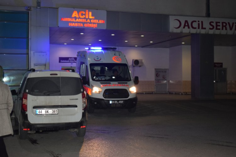 Malatya'da otomobil şarampole uçtu