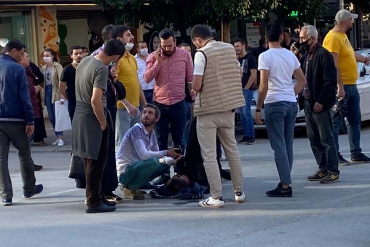 Bursa'da hafif ticari araçla motosiklet çarpıştı