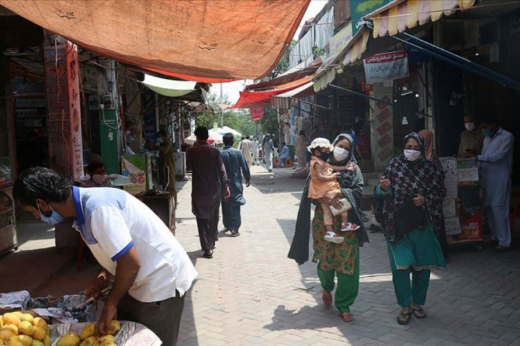 Pakistan'da Kovid-19 vaka sayısı 180 bini aştı