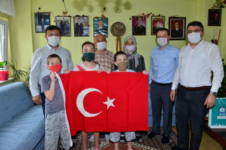 Bursa Yıldırım Belediye Başkanı Yılmaz'dan fedakar babalara ziyaret