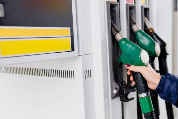 Benzine ve motorine beklenen zam geldi