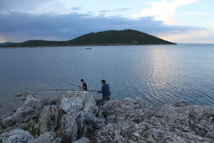 Beyşehir Gölü'nde olta avcılığı yapılabilecek alanlar yeniden belirlendi