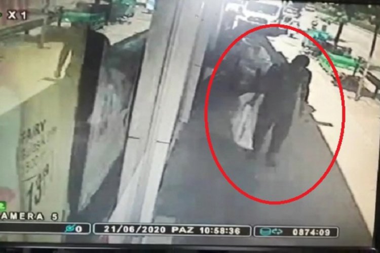 Bursa'da marketten tost makinesini böyle çaldılar