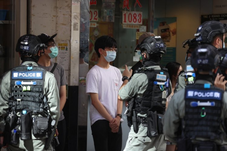 Hong Kong'da sessiz protesto