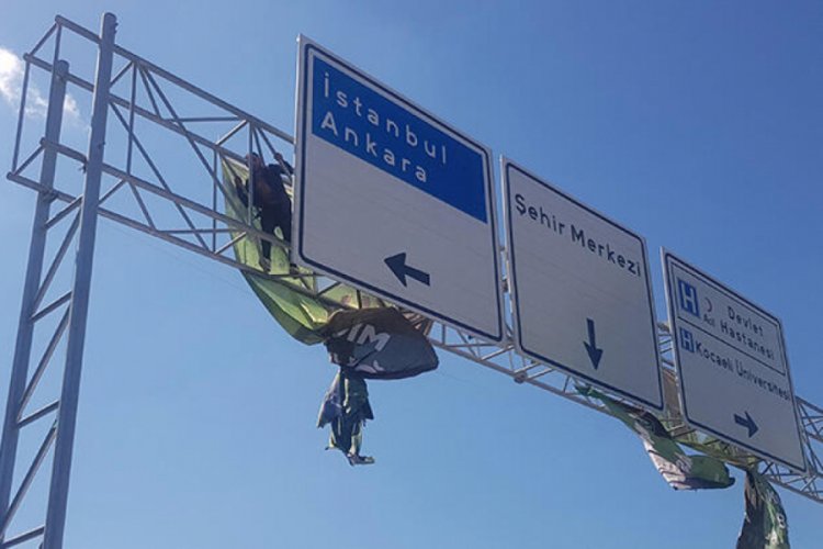 Eşi terk edince yol tabelasında intihara kalkıştı