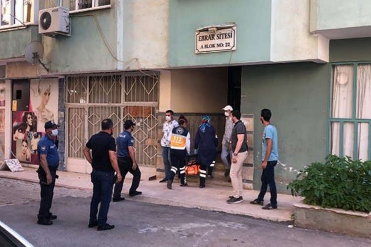 Kahramanmaraş'ta evden bir anda sandalye atmaya başladı!