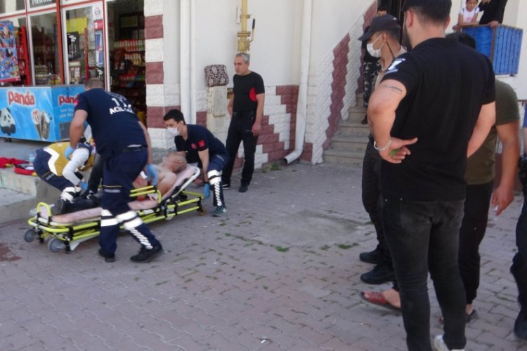 Kıskandığı kadını 10 yerinden bıçakladı