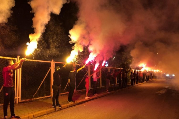 Kayserispor şampiyon gibi karşılandı