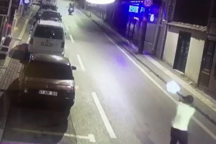 Bursa'da dehşet anları kamerada! Silahlı çatışmanın ortasında kaldı