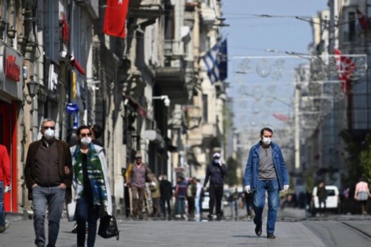 Türkiye'de son 24 saatte 1374 yeni vaka!