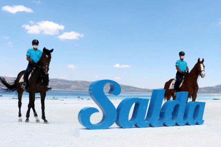 Salda Gölü, atlı jandarmaya emanet