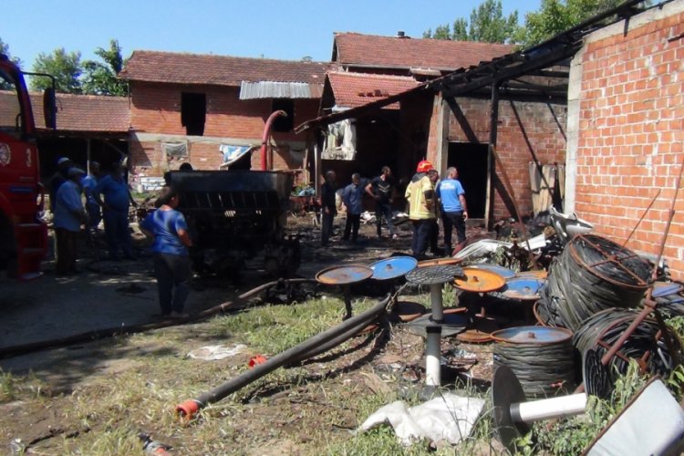 Bursa'da samanlık alevlere teslim oldu