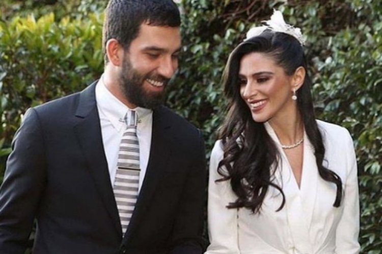 Arda Turan ikinci çocuklarının dünyaya geldiğini duyurdu