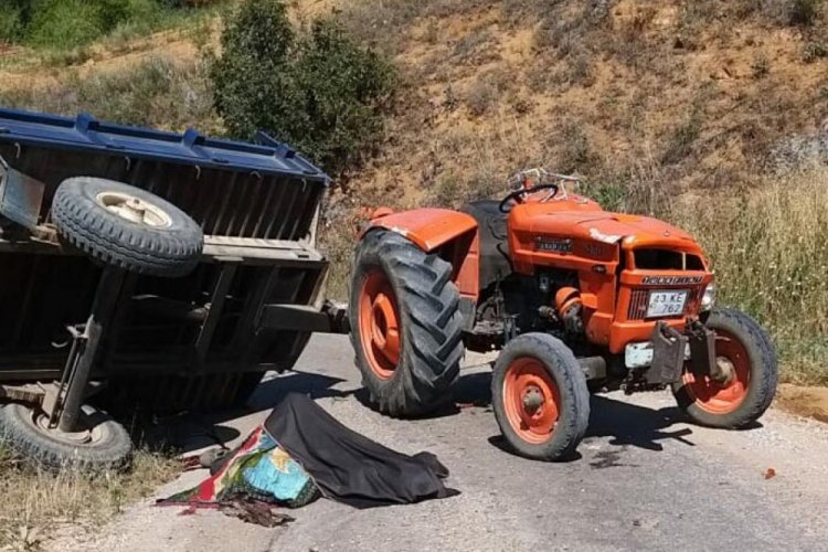 Kütahya'da traktör şarampole devrildi: 2 ölü