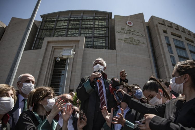 İstanbul Adalet Sarayı önünde 'savunma mitingi'