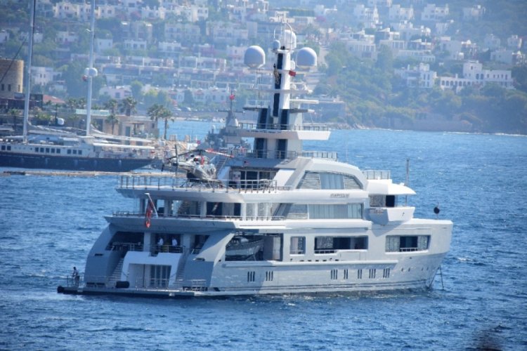 Dünyaca ünlü yıldızları taşıyan ultra lüks yat Bodrum'da