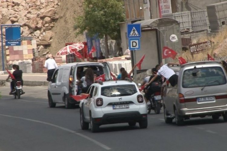 Asker uğurlama konvoyunda ölümden döndü