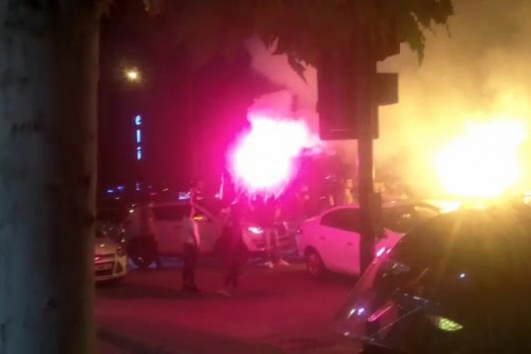Bursa'da asker uğurlaması için yol kapatıp, kuralları hiçe saydılar