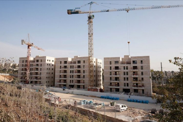 Yahudi yerleşimciler Batı Şeria'da ele geçirdikleri alanda inşaata başladı