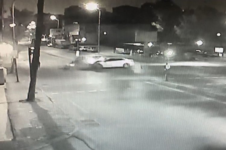 Polisin kovaladığı araç taksi ile çarpıştı