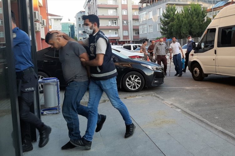 Araçtan kapkaçla para çalan 6 zanlı tutuklandı