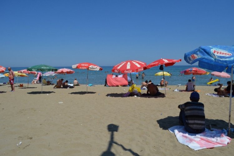 Tekirdağ plajlarında mesafeli yoğunluk