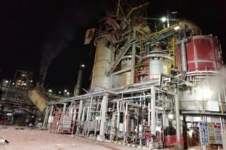 Güney Afrika'da petrol rafinerisinde patlama: 2 ölü