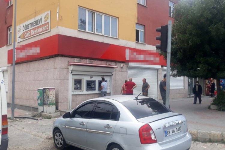 Van'da korona virüs nedeniyle banka şubesi kapatıldı
