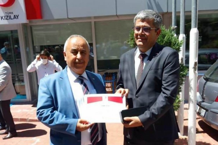 Kızılay Edremit Şubesi plaket ile ödüllendirildi
