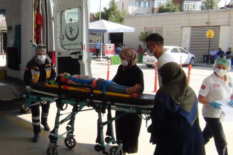 Bursa'da 2. kattan düşen çocuğun burnu bile kanamadı