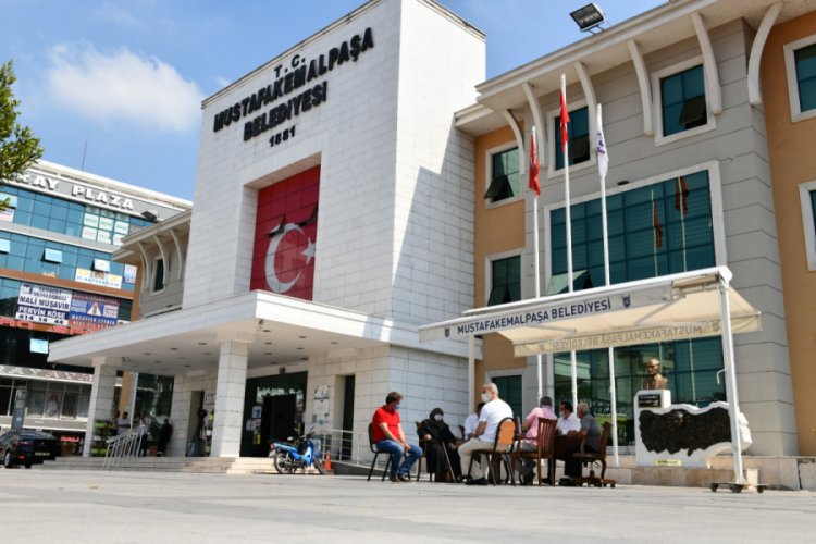 Bursa'da millet meydanı, millet makamı oldu