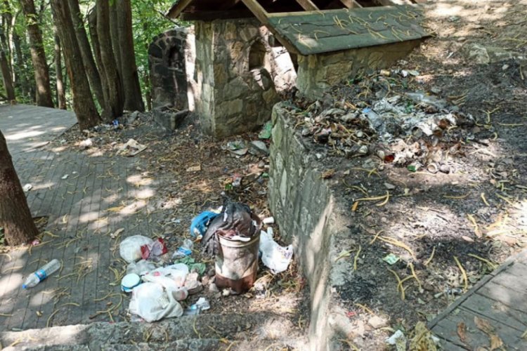Bursa'da doğa harikasını çöplüğe çevirdiler